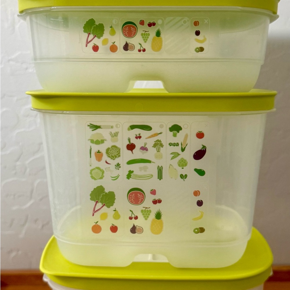 Tupperware Classic Vent-N-Serve Produce Storage Containers With Venting Lids
